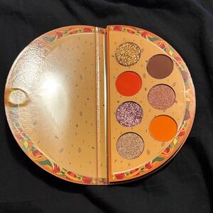 Vibrant Eyeshadow Palette with Glitter and Matte Shades